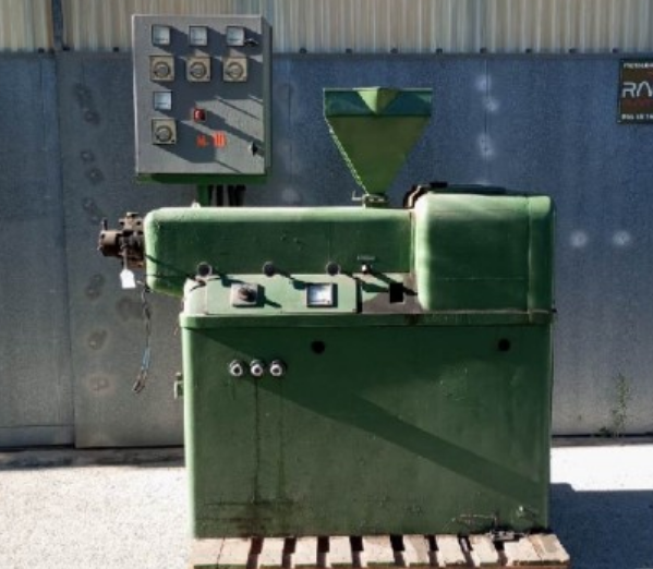 Bandera Ø 900 mm Single-screw extruder