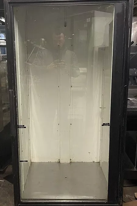 True GDM-26, Single Glass Door Self Contained Cooler