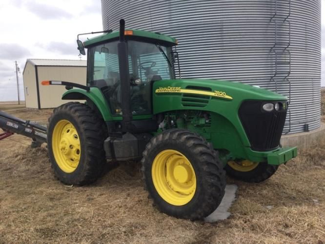 John Deere 7820 Tractor