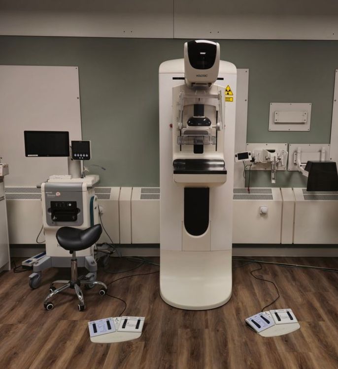 Hologic Dimensions 3D TOMOSYTHESIS