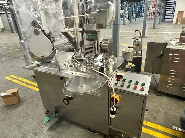 Capsugel Ultra8, Semi Automatic Capsule Filler