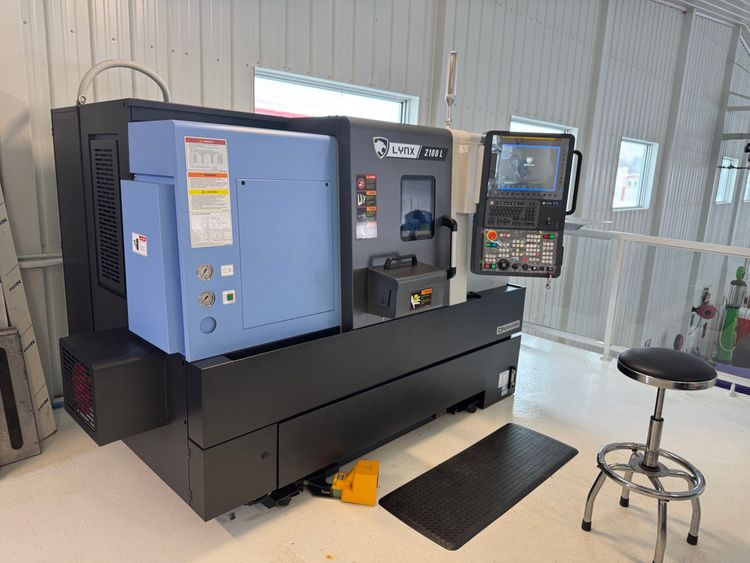 Doosan Fanuc Oi- Plus control 4500 rpm Lynx 2100LB 2 Axis