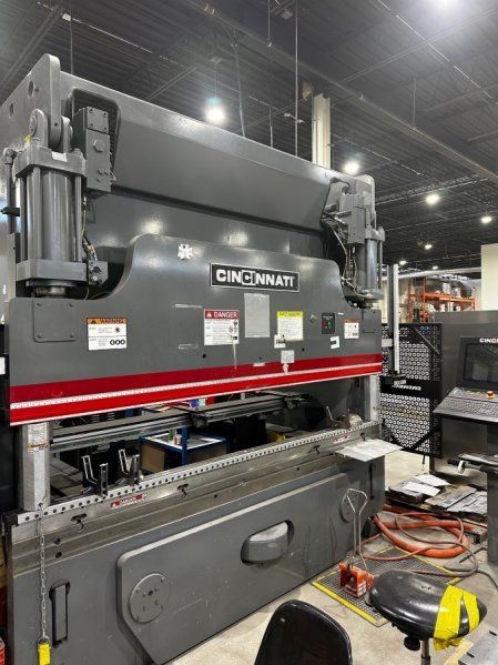 Cincinnati 90PF+8, CINCINATI CNC CONTROL,5-AXIS 90 TON X 10'