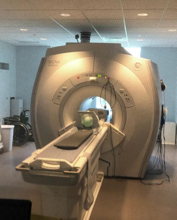 GE Signa Explorer 1.5T MRI