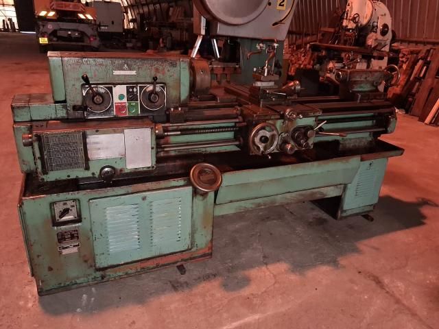 TOS Engine Lathe 2,800 rpm SV 18RA