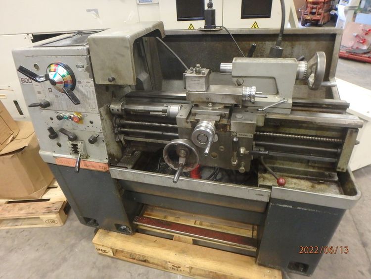 Colchester ENGINE LATHE 2500 rpm Master 2500