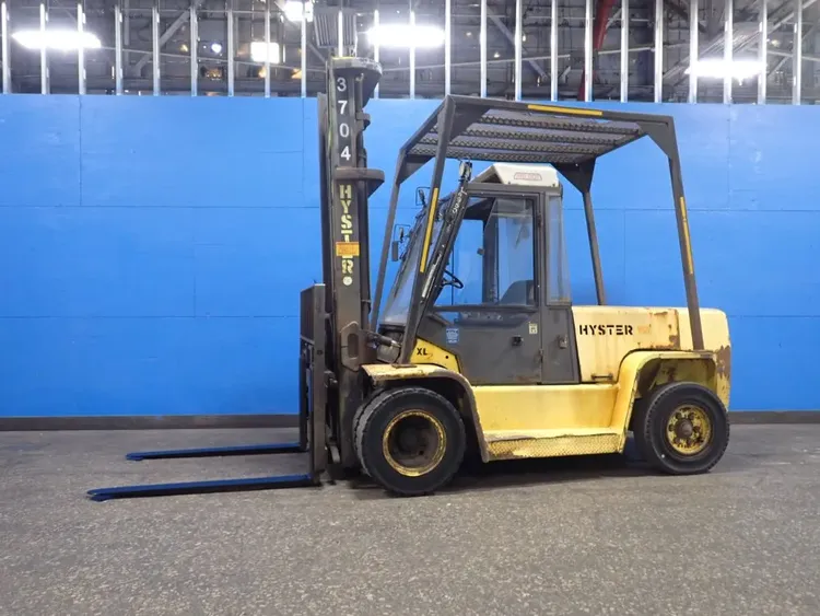 Hyster H155XL2  Capacity: 14,950 LBS