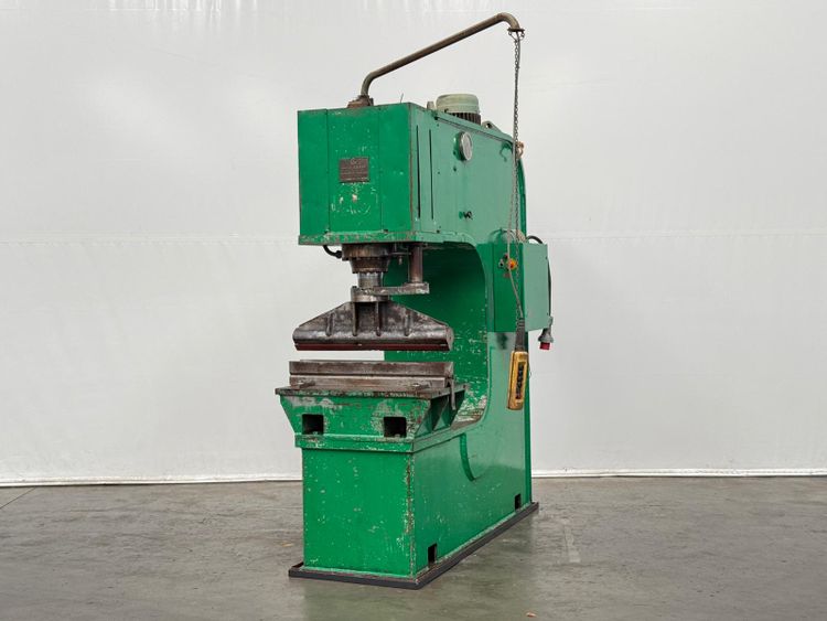 Van de Graaf HVV100 100 t press force