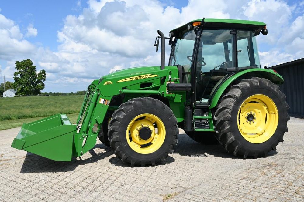 John deere 5101e tractor
