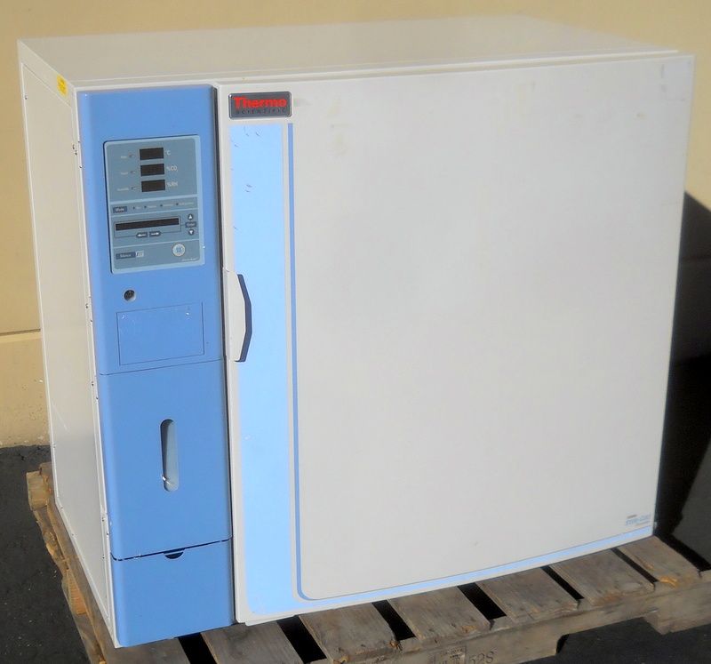 Thermo 3310 SteriCult CO2 Incubator