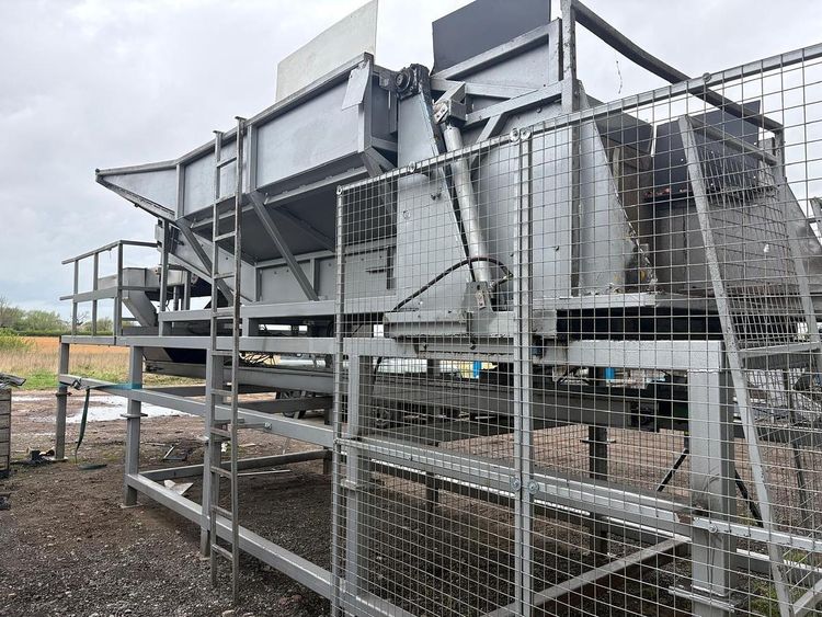 Tong peal Box tipper