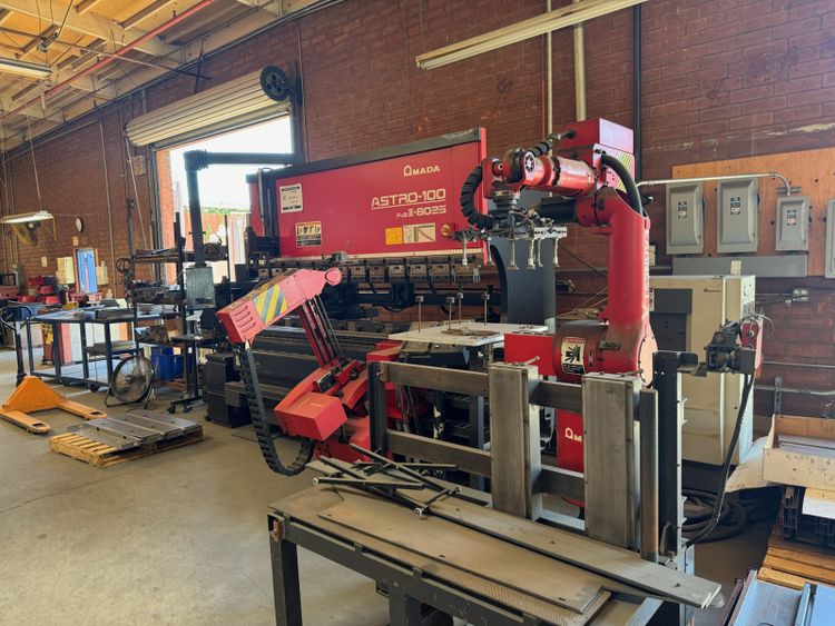 Amada ASTRO-8025 CNC HYDRAULIC PRESS BRAKE 88 ton