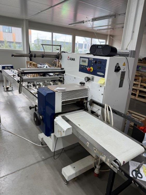 Ulma Florida  flow pack machine (with double knife)