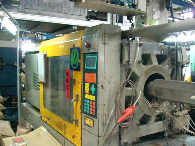 Injection Moulder 240 Tons