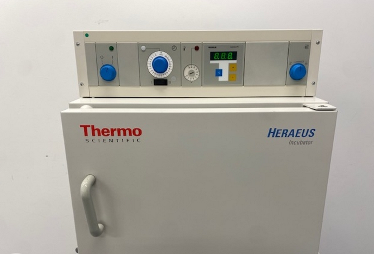 Thermo Scientific Heraeus B6030 Incubator