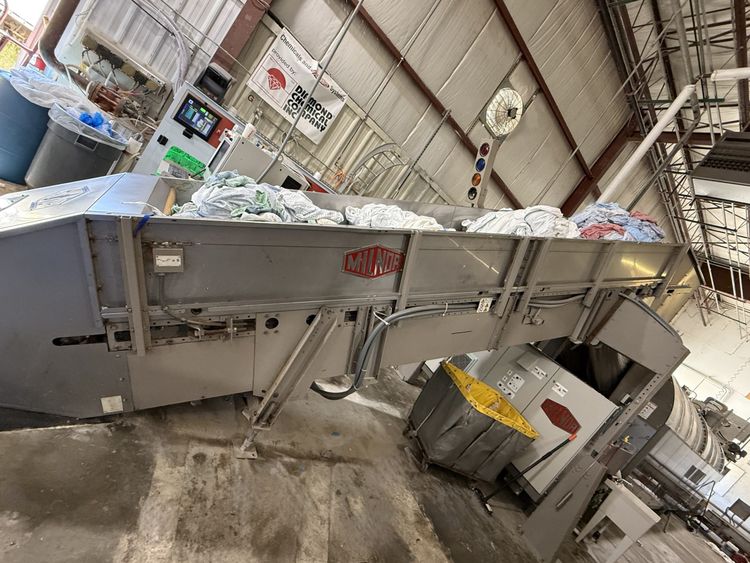 Milnor Conwa 304H, Conveyor