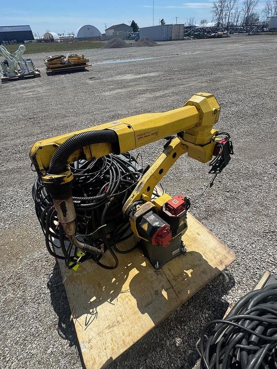 Fanuc ARCMATE 100iC/6L 6 Axis 6kg