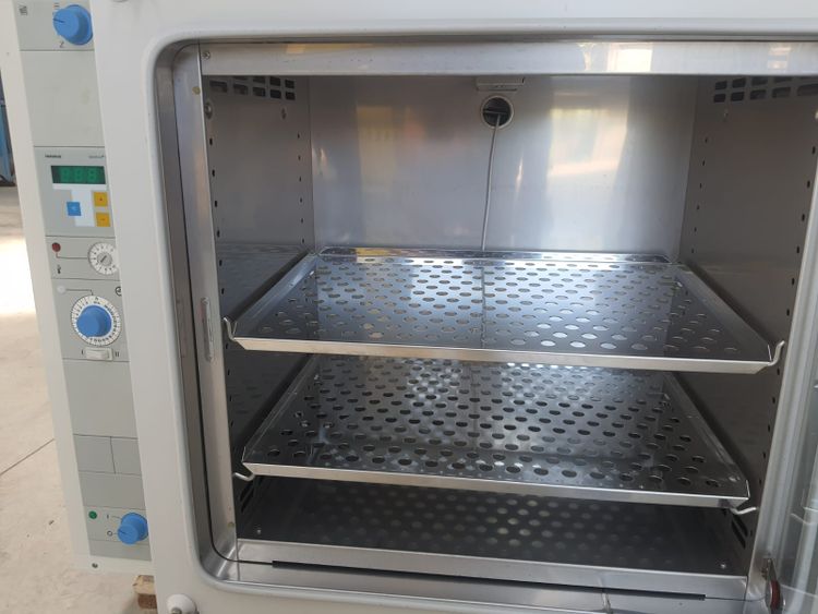 Thermo Scientific B6120 Incubator