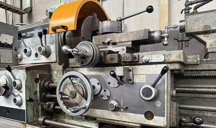 Mazak Engine Lathe 1500 rpm 18