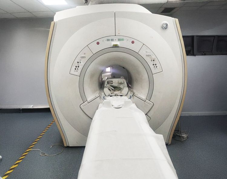 GE Healthcare Optima MR360 MRI