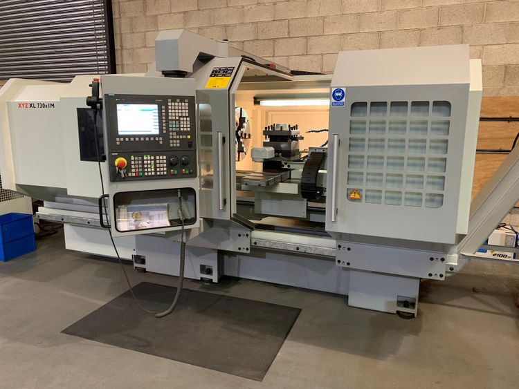 XYZ Siemens Sinumerik 828D 150 RPM 730 x 1000mm CNC Lathe 2 Axis
