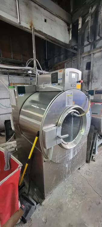 Unimac UWT130 130lb Washer