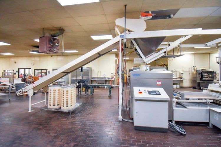 Winkler AutoMatische Incline Dough Conveyor 17'.5'