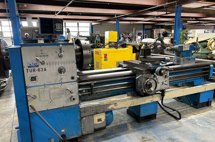 Toolmex Engine Lathe 1,120 RPM TUR63A