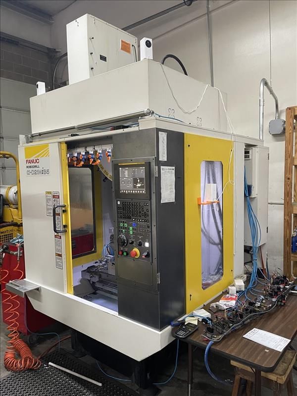 Fanuc ROBODRILL A-D21M-IB5 5-AXIS CNC VERTICAL MACHINING CENTER 5 Axis