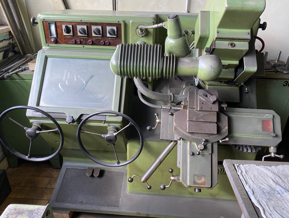Petewe profile grinding machine