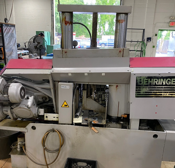 Behringer HBP 303A Band saw Semiautomatic