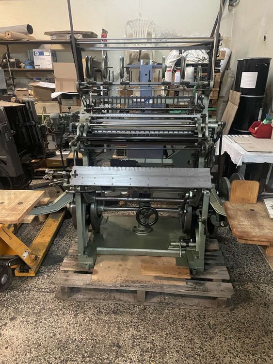 MULLER MARTINI 3254 Sewing Machine