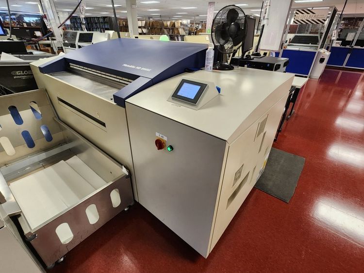 Screen PT-R 8900