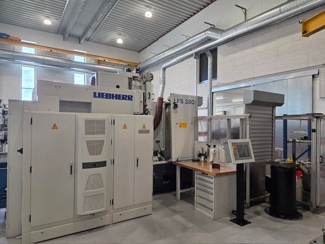 Liebherr LFS380 Variable Speed CNC Gear Shaping Machine