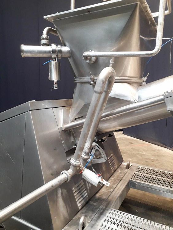 Butter mixing and kneading machine