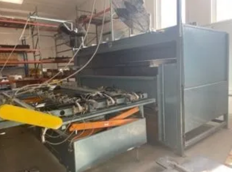 PVI 4100XTX Vacuum Former