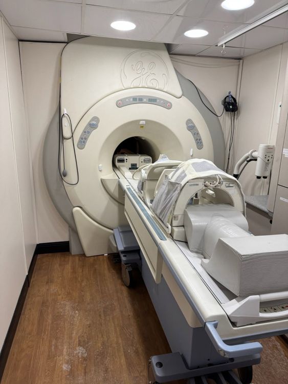 GE 16X 8CH Mobile MRI With Diffusion Tensor