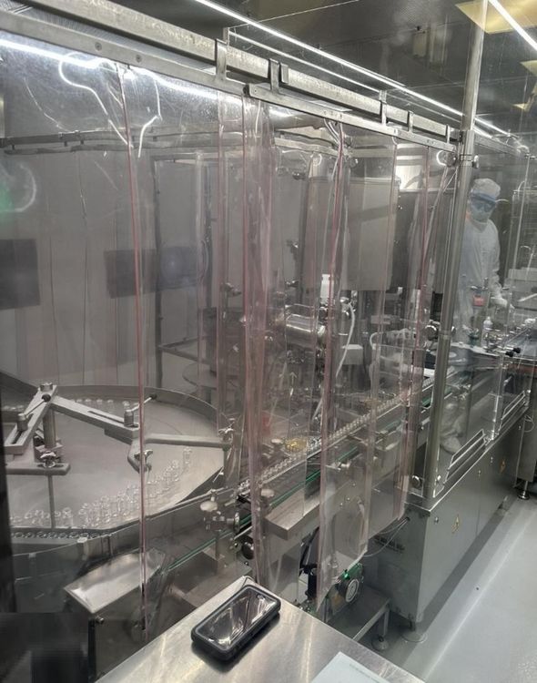 Bausch & Stroebel KSF 1020, Filler-capper for injectable vials