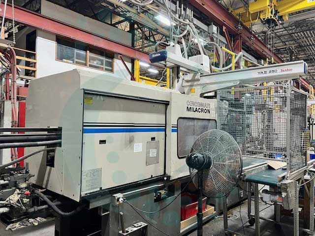 Cincinnati Milacron VT300-21 300 T