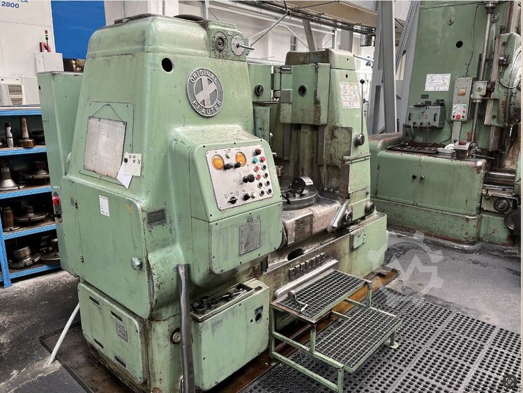 Pfauter P900 Variable gear hobbing machine.