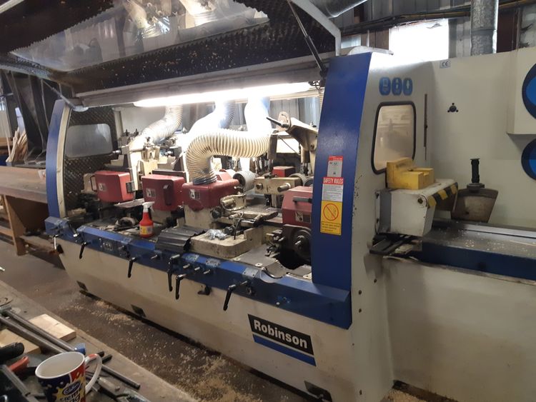 Robinson FE6, 6 Head moulder