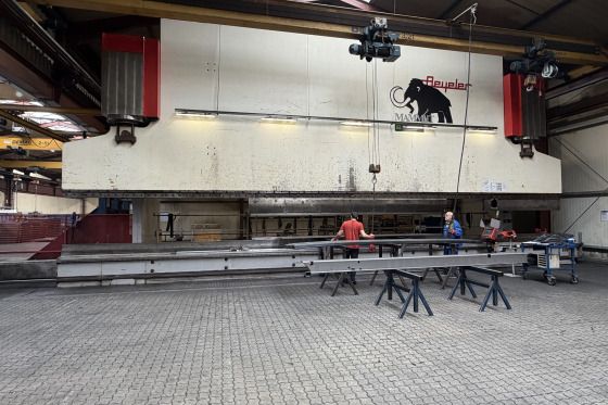 Beyeler Mammut PR10 2000 ton