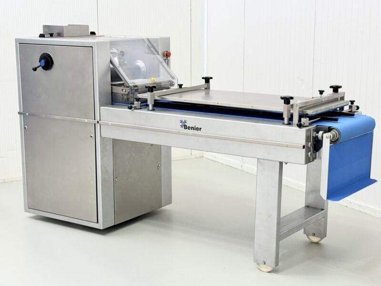 Benier Beversal, Dough Moulder