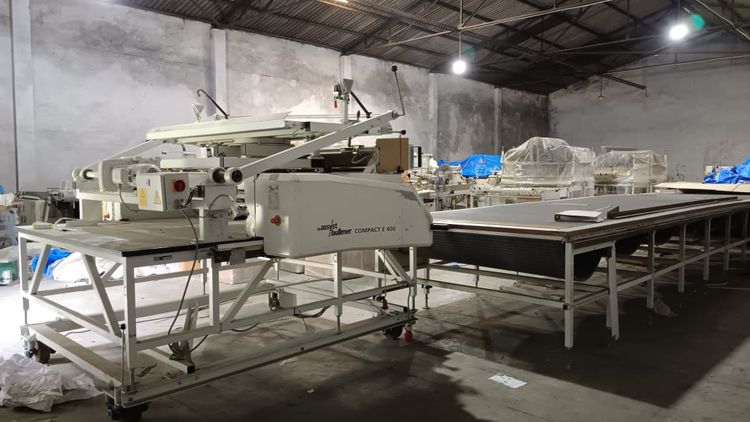 Bullmer Compact E400-30 Automatic Fabric Spreader