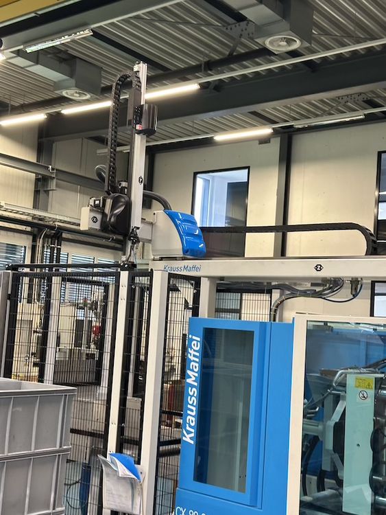 Krauss Maffei LRX 50 robot