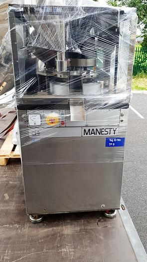 Manesty D4 Tablet Press