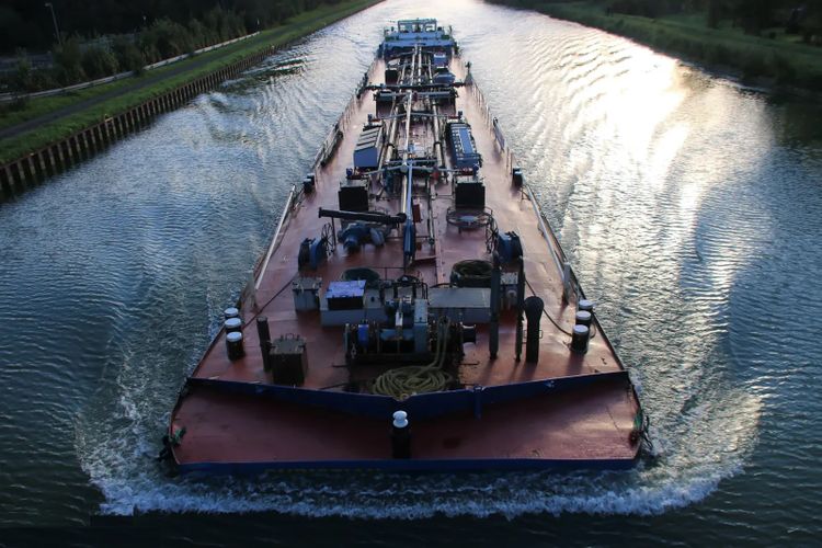 Self-Propelled Tank Barge 1294 tons at a maximum draft of 2.61 m