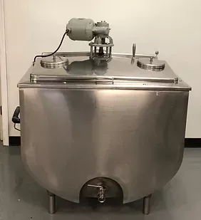 ES60  150 Gallon Bulk Milk Tank