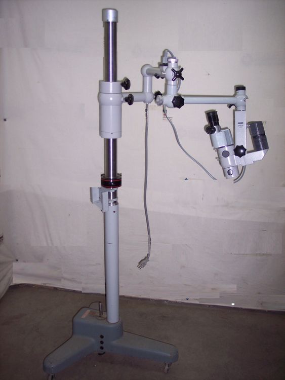 Carl Zeiss OPMI 9 Operating Microscope
