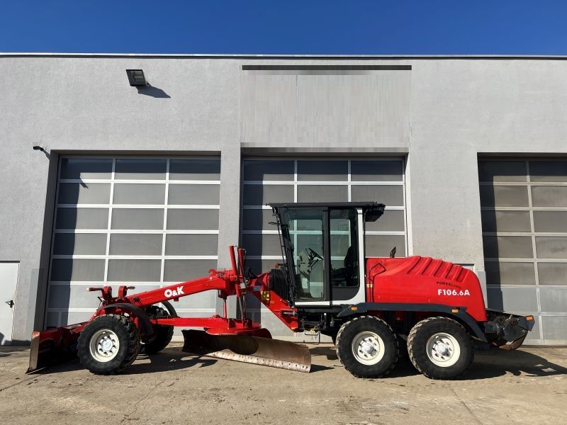 New Holland, O&K F 106.6 A Motor Graders